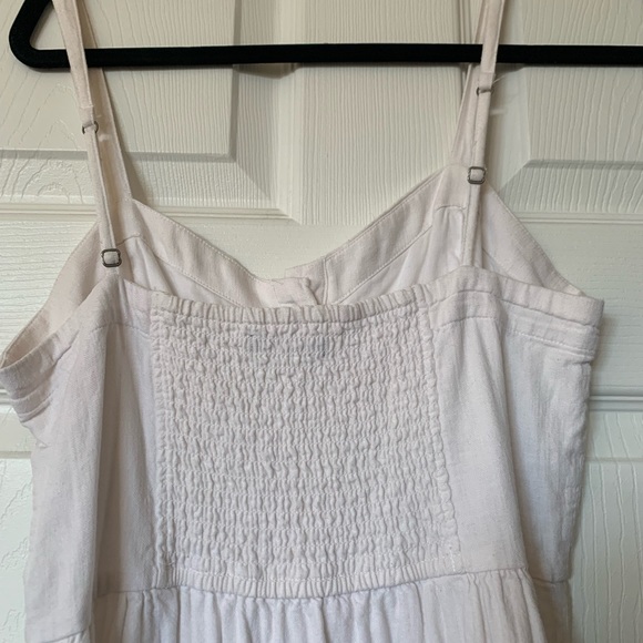 A white Abercrombie & Fitch button down linen dress - Picture 3 of 4